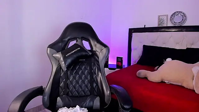 Snapshot of Barbieteeen chatting on November 29, 4:37 am Barbieteeen online show from November 29, 4:37 am