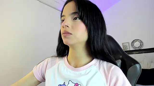 Snapshot of Barbieteeen chatting on December 3, 4:09 am Barbieteeen online show from December 3, 4:09 am