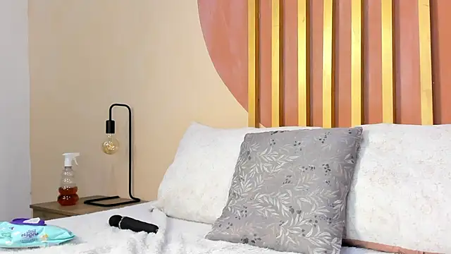 Jake AndNicole online show from December 21, 1:24 am