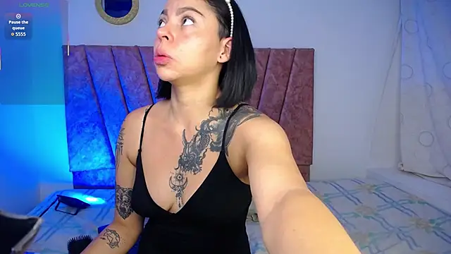 Snapshot of _Scarlet_jones_ chatting on October 25, 6:57 pm  Scarlet jones  online show from October 25, 6:57 pm