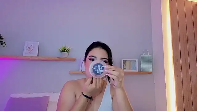 shainadavis online show from February 9, 3:10 am