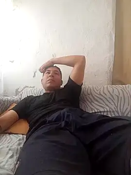 Ezeaxl online show from April 12, 4:45 pm