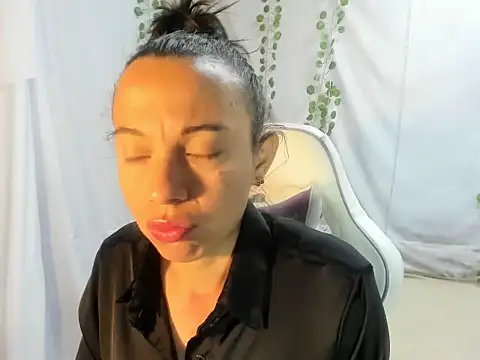 Snapshot of Perla_Jonhson_Rs chatting on October 10, 1:10 pm Perla Jonhson Rs online show from October 10, 1:10 pm