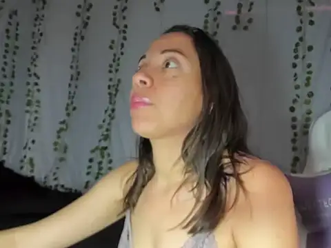 Snapshot of Perla_Jonhson_Rs chatting on November 5, 1:44 pm Perla Jonhson Rs online show from November 5, 1:44 pm