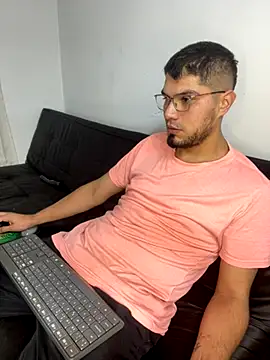 mirallesandbig online show from December 4, 10:29 pm