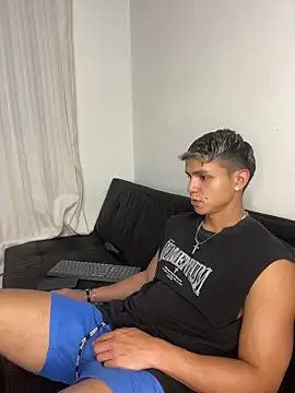 mirallesandbig online show from December 13, 11:10 pm