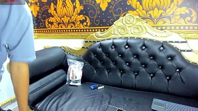 Snapshot of DirtyMike69_ chatting on October 16, 4:35 am DirtyMike69  online show from October 16, 4:35 am