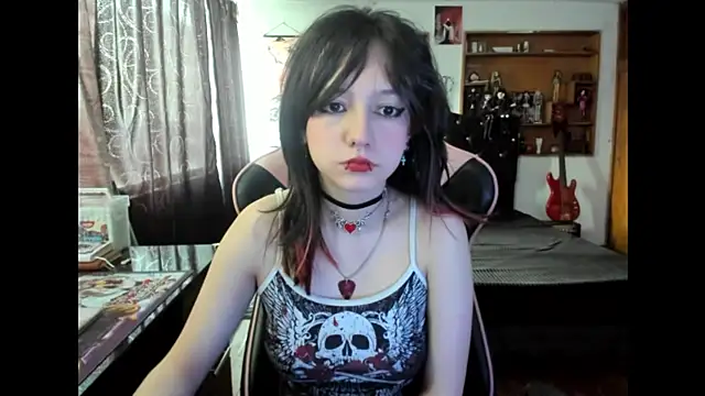 Maki Zein  online show from November 5, 4:07 pm