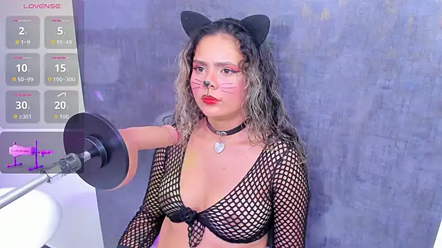 elizabeth liones  online show from October 31, 12:33 am