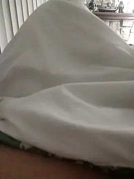 Snapshot of shyguy8569 chatting on November 11, 11:05 pm shyguy8569 online show from November 11, 11:05 pm