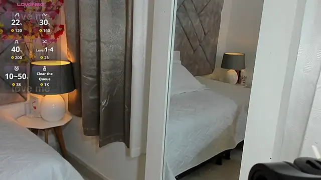  naylaa  online show from April 15, 3:13 am