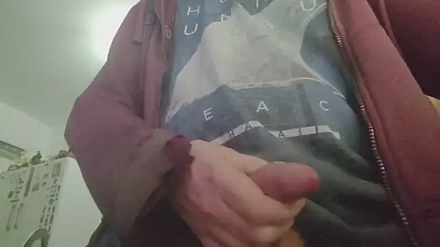 Snapshot of tykun chatting on December 15, 1:04 pm tykun online show from December 15, 1:04 pm