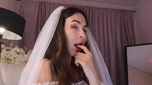 Snapshot of LionKierra chatting on October 26, 2:50 am LionKierra online show from October 26, 2:50 am