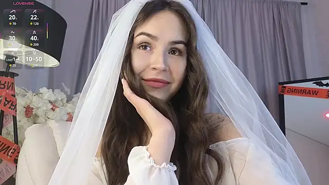 Snapshot of LionKierra chatting on October 31, 4:13 am LionKierra online show from October 31, 4:13 am