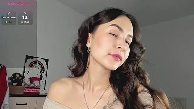 Snapshot of LionKierra chatting on November 27, 4:03 am LionKierra online show from November 27, 4:03 am