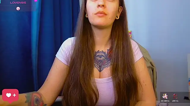 Snapshot of Ann_mikela chatting on May 28, 9:50 am Ann mikela online show from May 28, 9:50 am