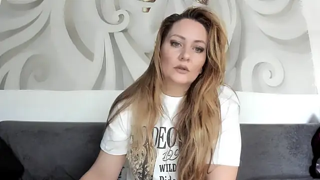 88  callmemadam  88 online show from November 13, 8:02 am