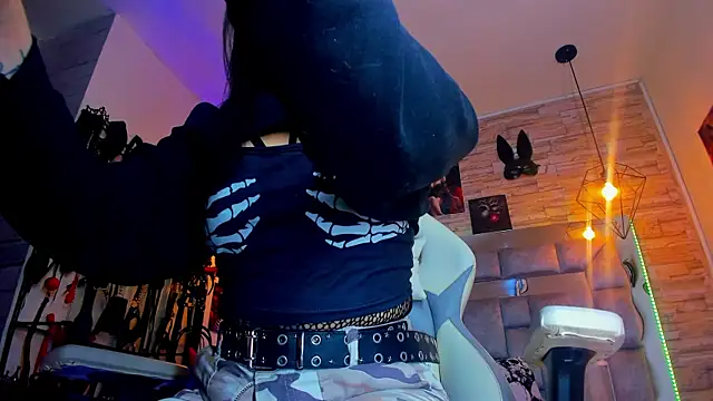 Evangelinejoness  online show from April 21, 11:49 am