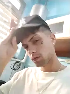 Snapshot of Laikerxxx chatting on October 19, 4:29 pm Laikerxxx online show from October 19, 4:29 pm