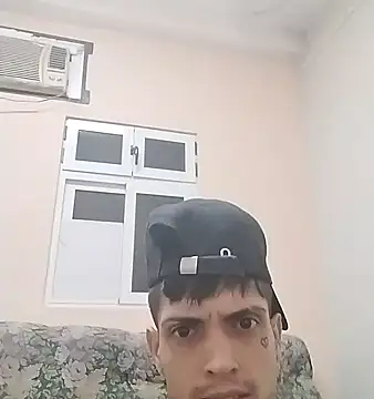 Snapshot of Laikerxxx chatting on October 25, 8:22 am Laikerxxx online show from October 25, 8:22 am