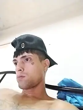 Snapshot of Laikerxxx chatting on October 28, 7:34 am Laikerxxx online show from October 28, 7:34 am