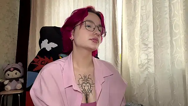 Snapshot of TheaBertch chatting on October 24, 12:45 pm TheaBertch online show from October 24, 12:45 pm
