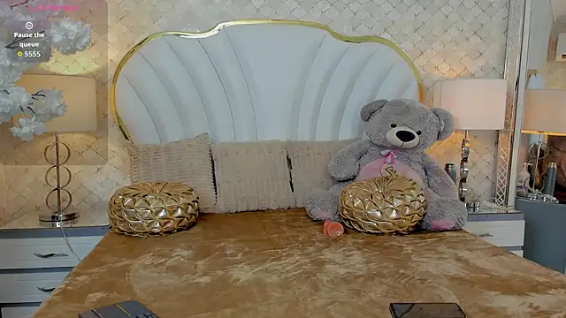 Snapshot of Alyssa_tender chatting on October 15, 5:51 am Alyssa tender online show from October 15, 5:51 am