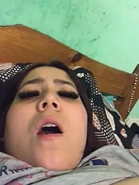 Snapshot of lulu20_ chatting on October 12, 10:09 pm lulu20  online show from October 12, 10:09 pm