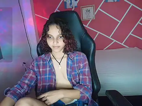 Snapshot of sweety_dreambaby chatting on October 14, 8:09 pm sweety dreambaby online show from October 14, 8:09 pm