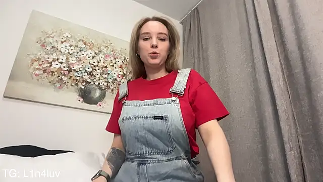 AIicaparkerc online show from March 11, 6:36 pm