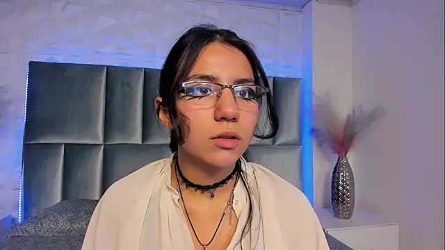 HollyPeach online show from November 12, 7:46 pm