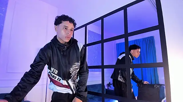 Snapshot of Adrian_Volt chatting on November 9, 3:05 am Adrian Volt online show from November 9, 3:05 am