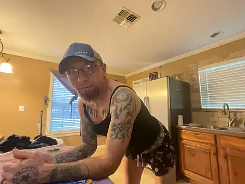 Snapshot of Yknot1169 chatting on October 22, 2:39 pm Yknot1169 online show from October 22, 2:39 pm