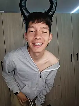 heyy noah11 online show from November 22, 1:04 am