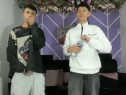 heyy noah11 online show from March 29, 1:22 pm