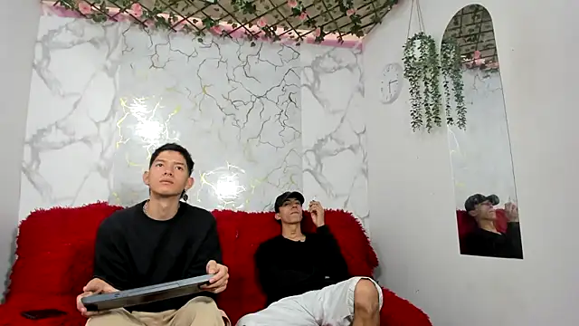 heyy noah11 online show from June 6, 1:16 pm