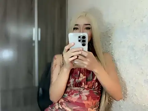 TinyTemptress online show from March 27, 7:58 am