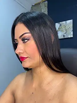 Snapshot of _Isabella_1 chatting on October 18, 2:36 am Isabella 1 online show from October 18, 2:36 am