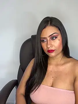 Snapshot of _Isabella_1 chatting on November 18, 2:28 am Isabella 1 online show from November 18, 2:28 am