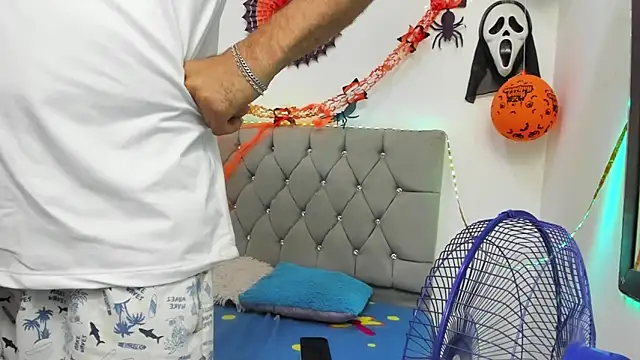 Sofi And Santy online show from November 3, 10:53 pm