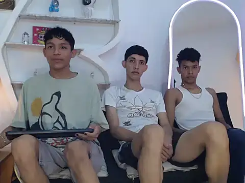 Snapshot of PYCS_BOYS chatting on October 12, 7:13 pm PYCS BOYS online show from October 12, 7:13 pm