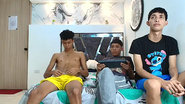 Snapshot of PYCS_BOYS chatting on October 18, 7:14 pm PYCS BOYS online show from October 18, 7:14 pm