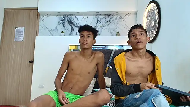 Snapshot of PYCS_BOYS chatting on October 21, 7:03 pm PYCS BOYS online show from October 21, 7:03 pm