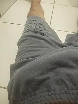 Guilhermekovaliosky online show from December 19, 3:08 pm