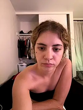 katiesxoxo3 online show from October 14, 5:19 am