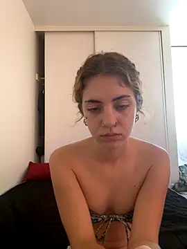 katiesxoxo3 online show from October 14, 9:04 pm