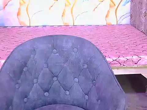 Snapshot of hii_tanisha chatting on February 16, 7:37 am hii tanisha online show from February 16, 7:37 am