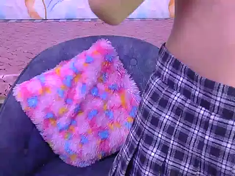 Snapshot of hii_tanisha chatting on February 17, 5:15 am hii tanisha online show from February 17, 5:15 am