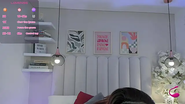 Snapshot of Isabella__gonzalez_ chatting on October 25, 3:58 am Isabella gonzalez online show from October 25, 3:58 am