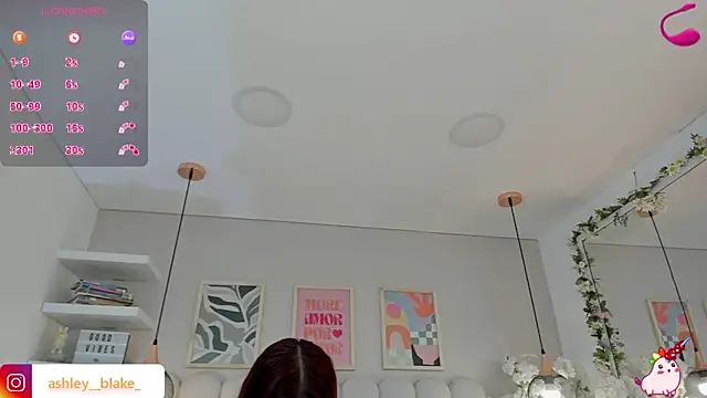 Snapshot of Isabella__gonzalez_ chatting on November 26, 3:29 am Isabella gonzalez online show from November 26, 3:29 am